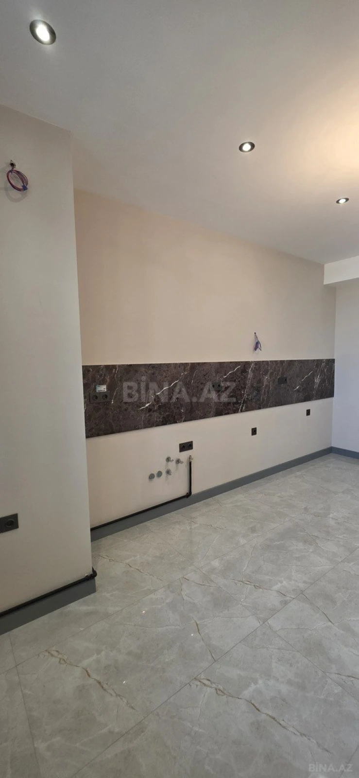 Satılır 3 otaqlı mənzil 140 m²