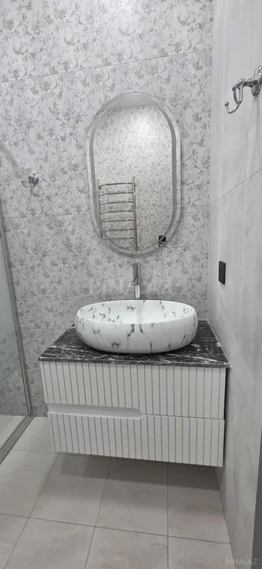 Satılır 3 otaqlı mənzil 140 m²