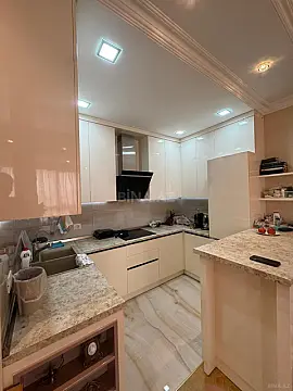 Satılır 2 otaqlı mənzil 100 m²