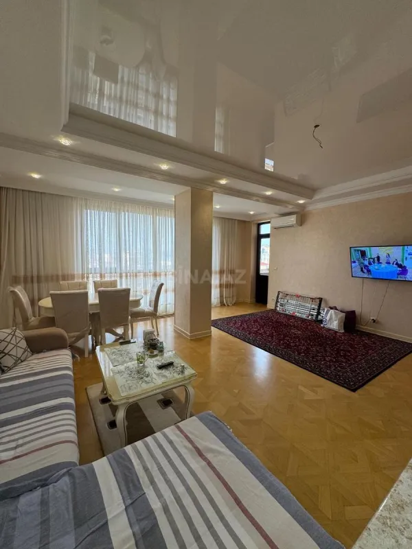 Satılır 2 otaqlı mənzil 100 m²