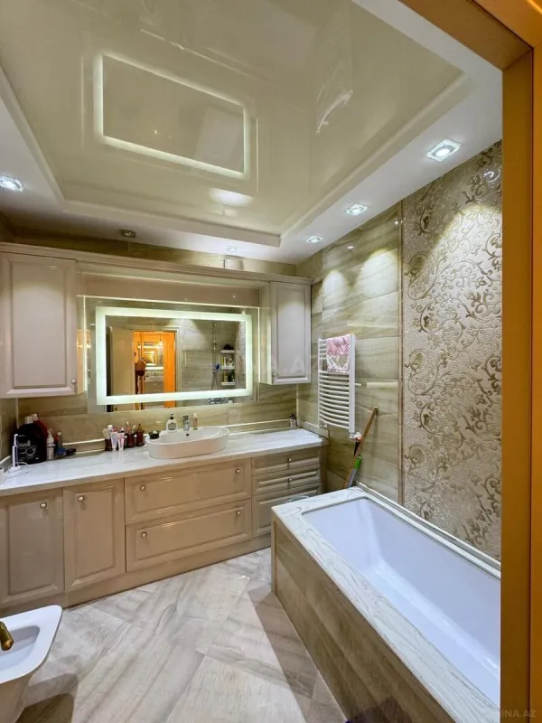 Satılır 2 otaqlı mənzil 100 m²