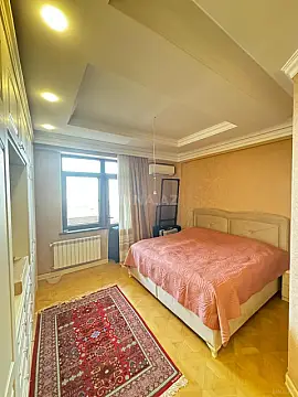 Satılır 2 otaqlı mənzil 100 m²