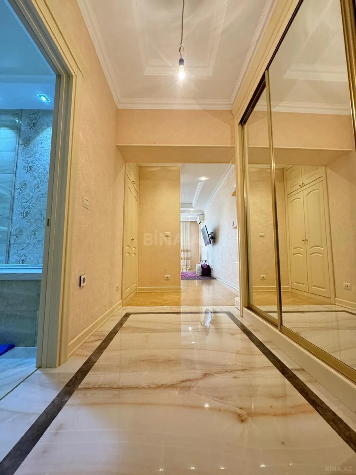 Satılır 2 otaqlı mənzil 100 m²