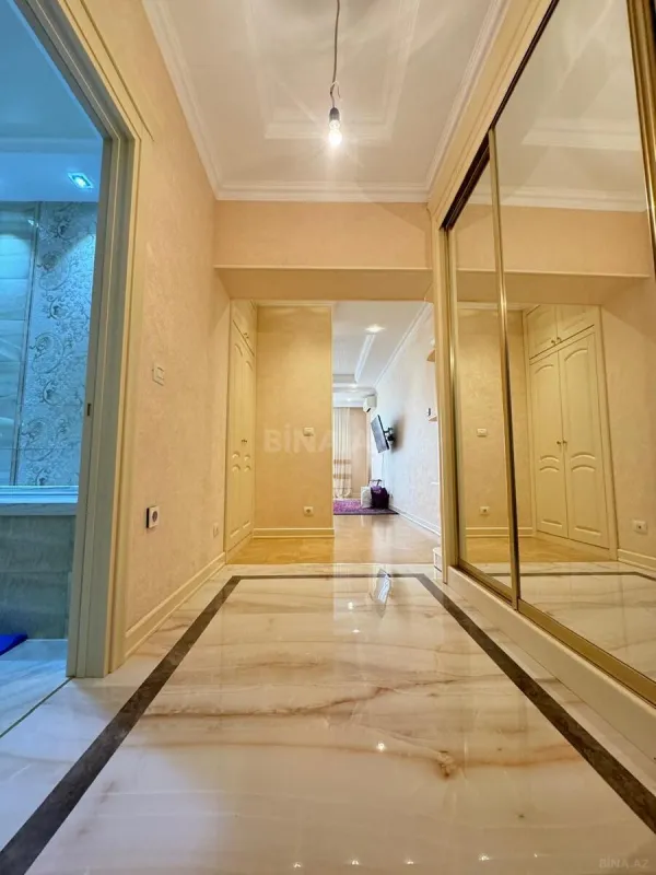 Satılır 2 otaqlı mənzil 100 m²