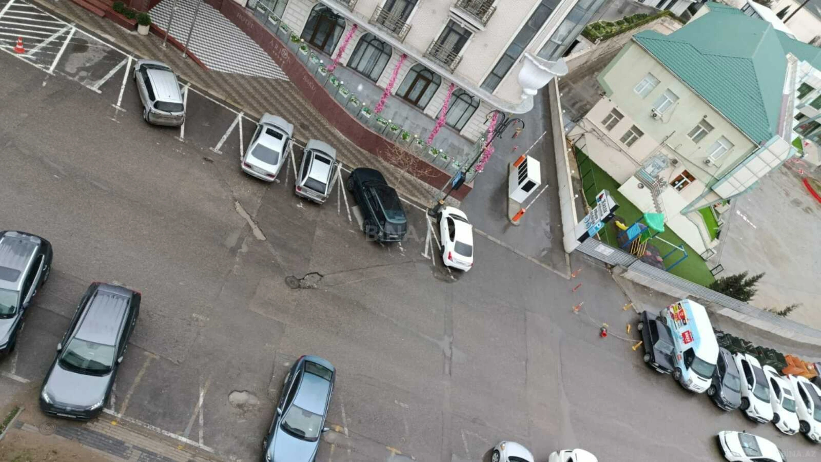 Kirayə verilir 7 otaqlı ofis 320 m²