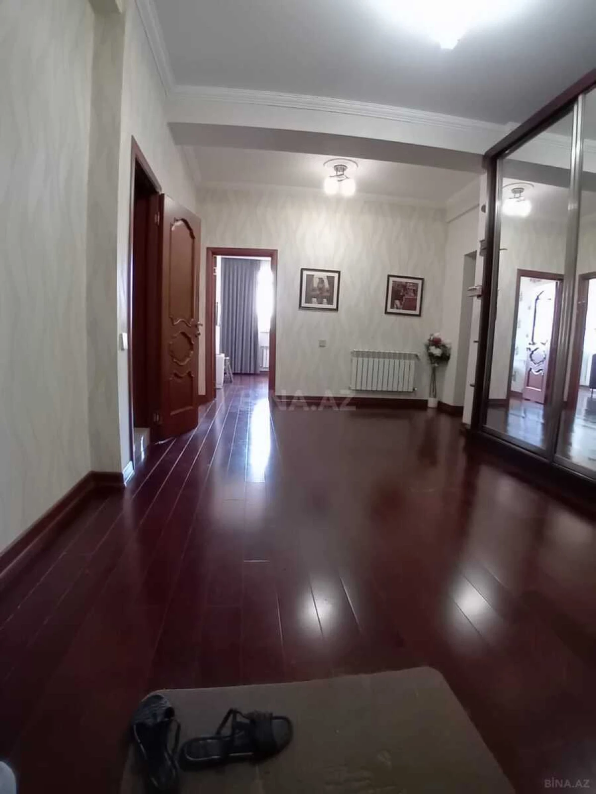 Satılır 3 otaqlı mənzil 118 m²