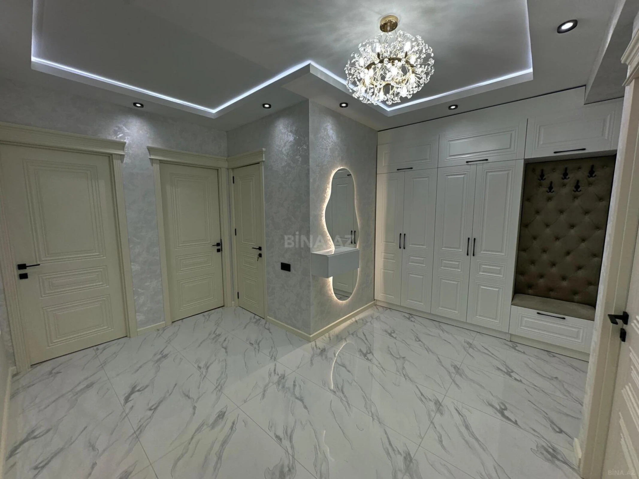 Satılır 3 otaqlı mənzil 142 m²