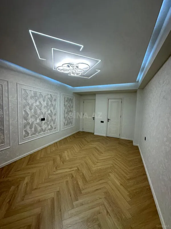 Satılır 3 otaqlı mənzil 142 m²