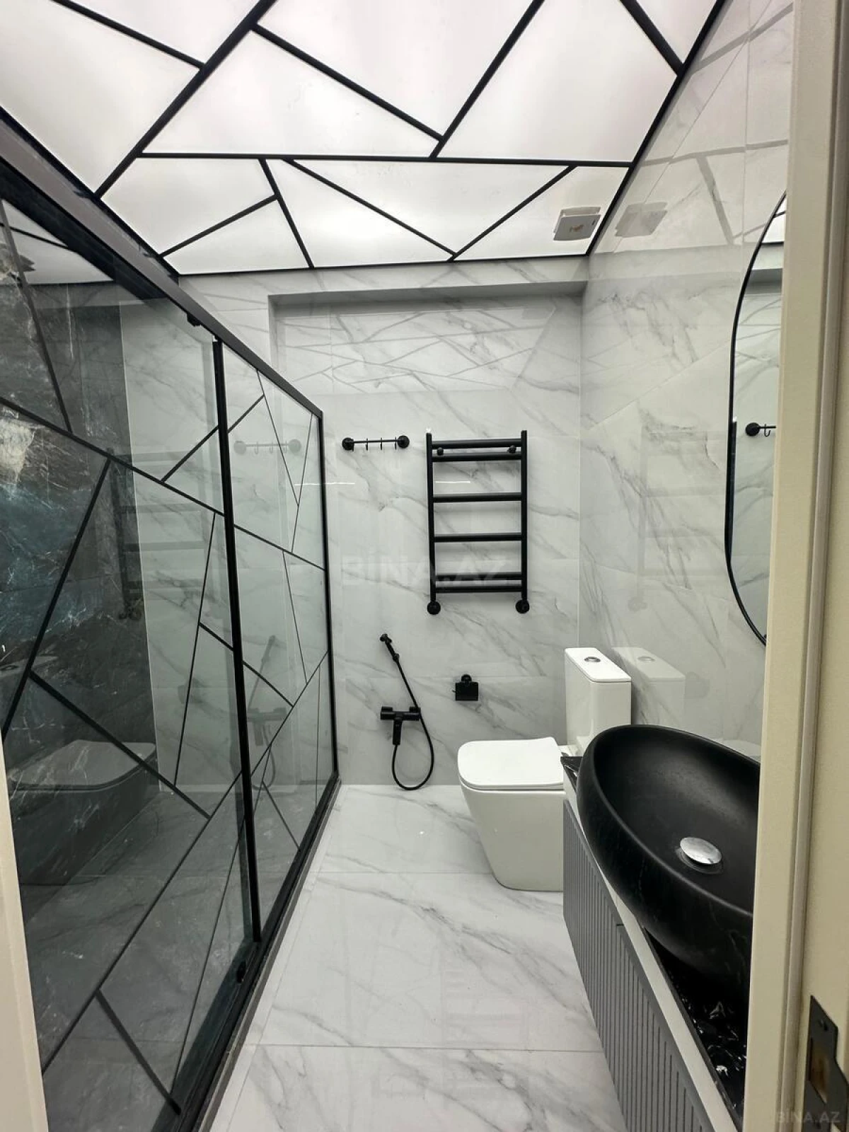 Satılır 3 otaqlı mənzil 142 m²