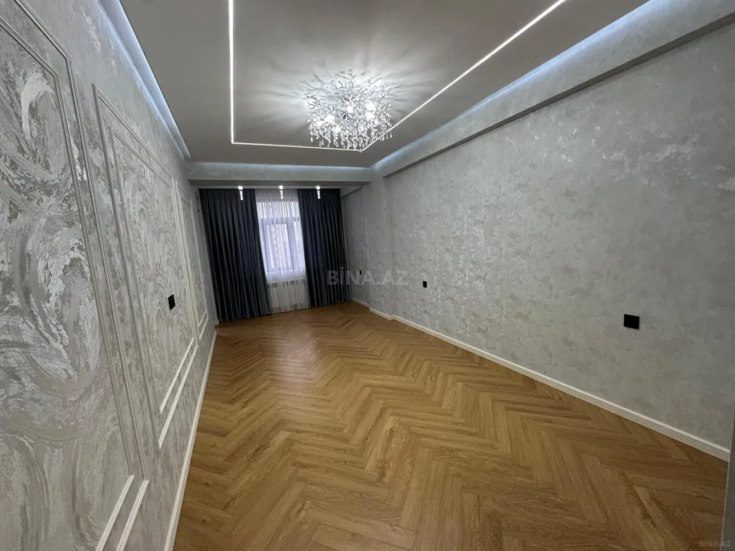 Satılır 3 otaqlı mənzil 142 m²