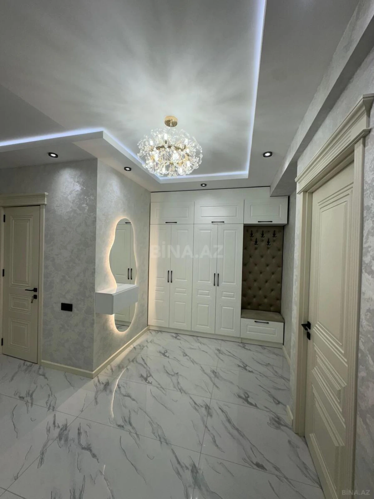 Satılır 3 otaqlı mənzil 142 m²