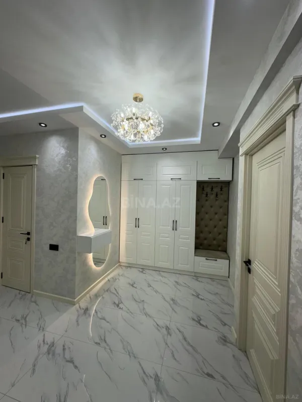 Satılır 3 otaqlı mənzil 142 m²