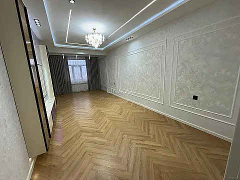 Satılır 3 otaqlı mənzil 142 m²