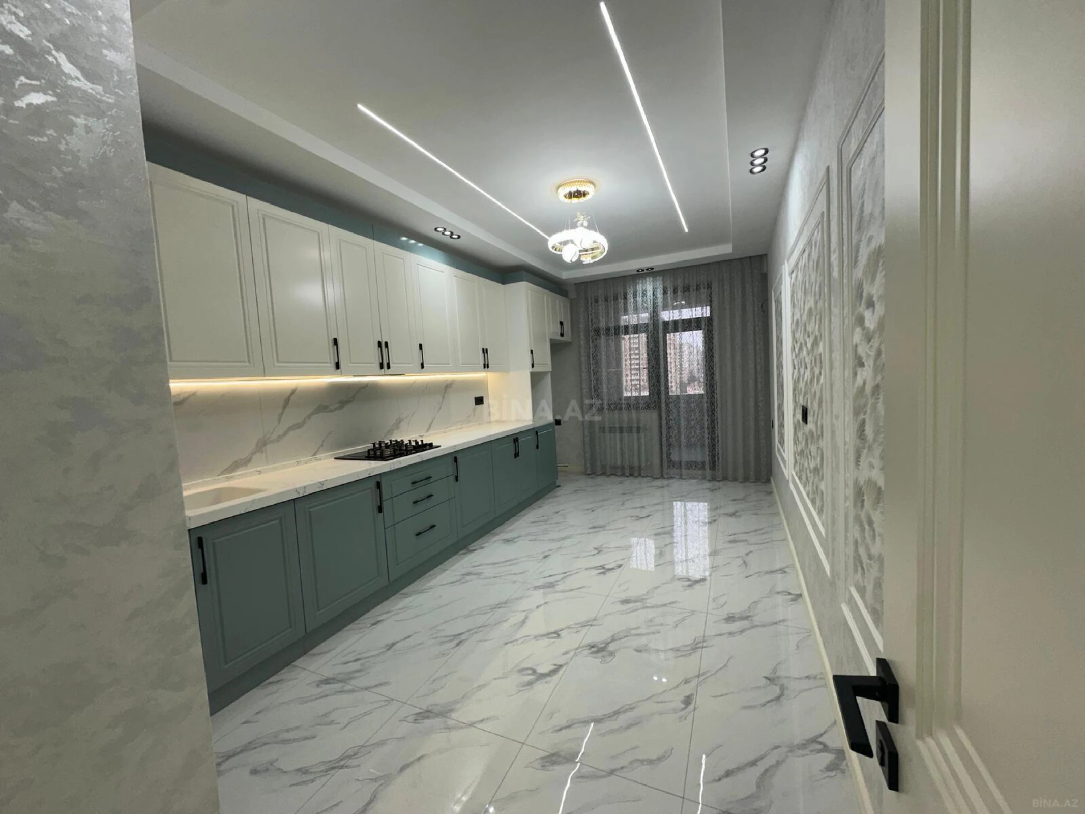 Satılır 3 otaqlı mənzil 142 m²