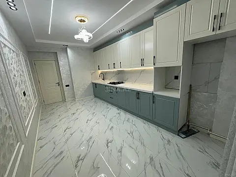 Satılır 3 otaqlı mənzil 142 m²