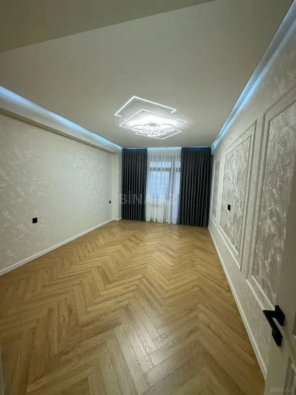 Satılır 3 otaqlı mənzil 142 m²