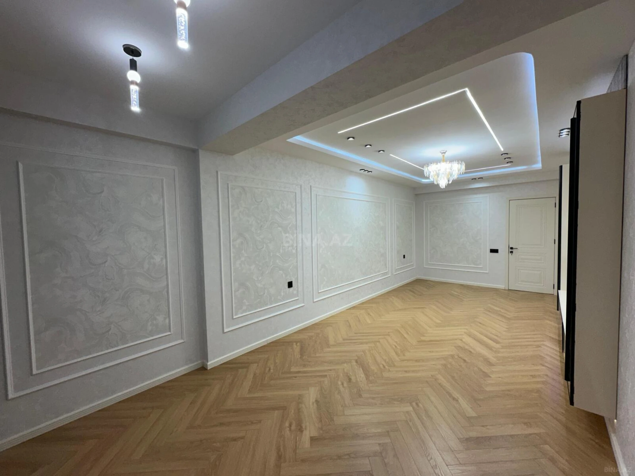 Satılır 3 otaqlı mənzil 142 m²