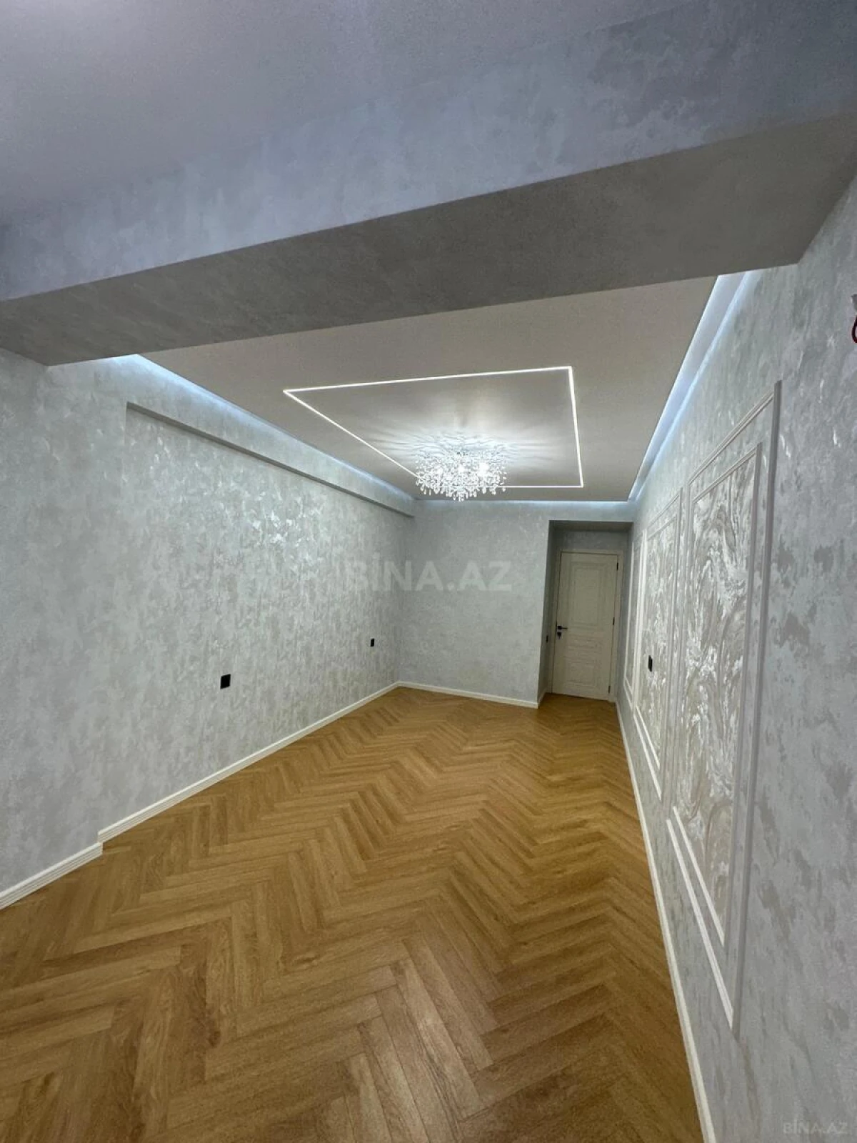 Satılır 3 otaqlı mənzil 142 m²