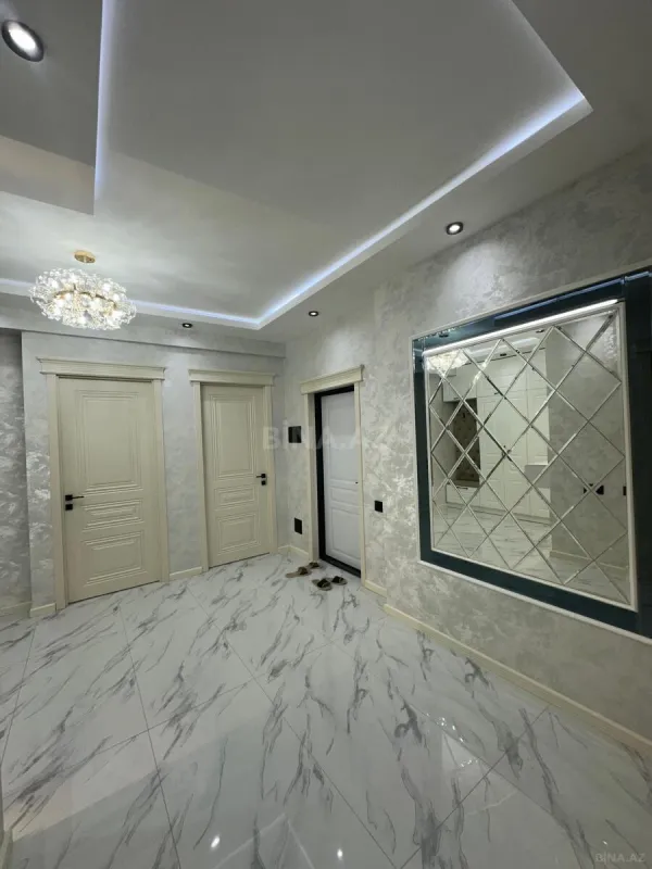 Satılır 3 otaqlı mənzil 142 m²