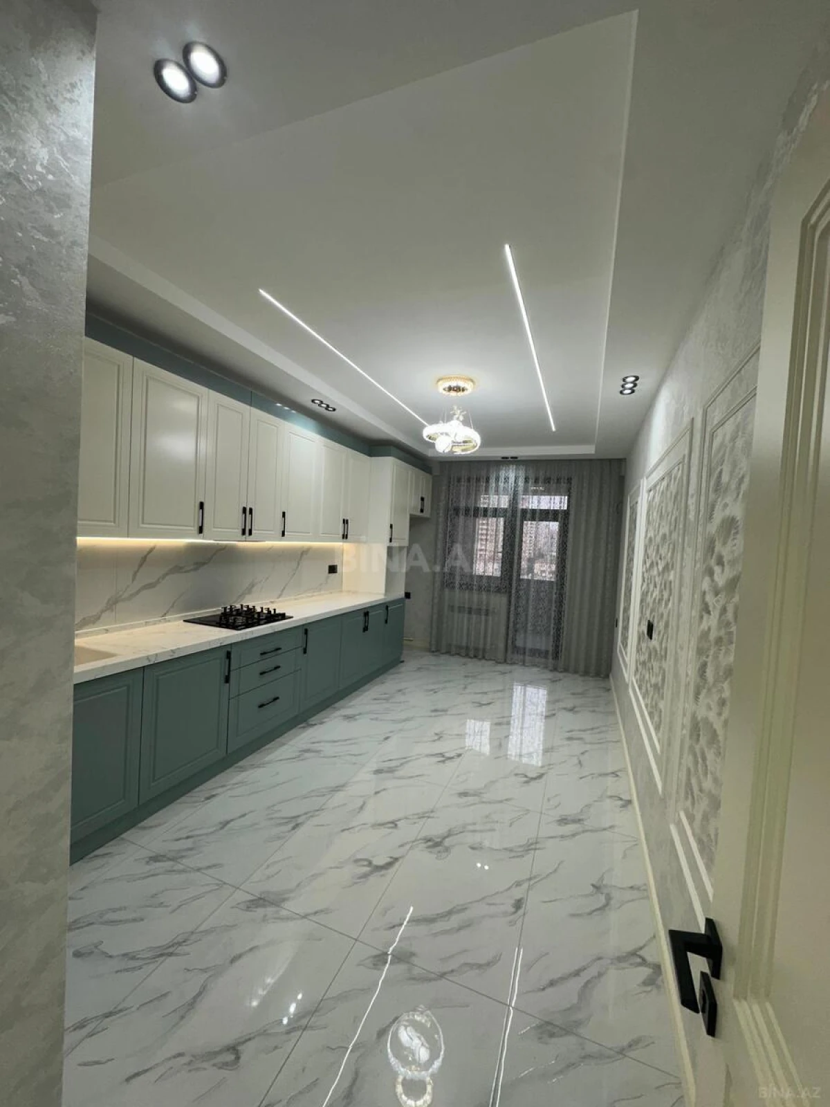 Satılır 3 otaqlı mənzil 142 m²