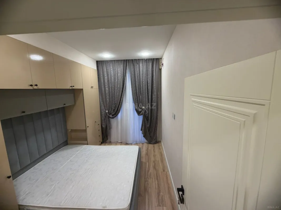 Satılır 2 otaqlı mənzil 72 m²