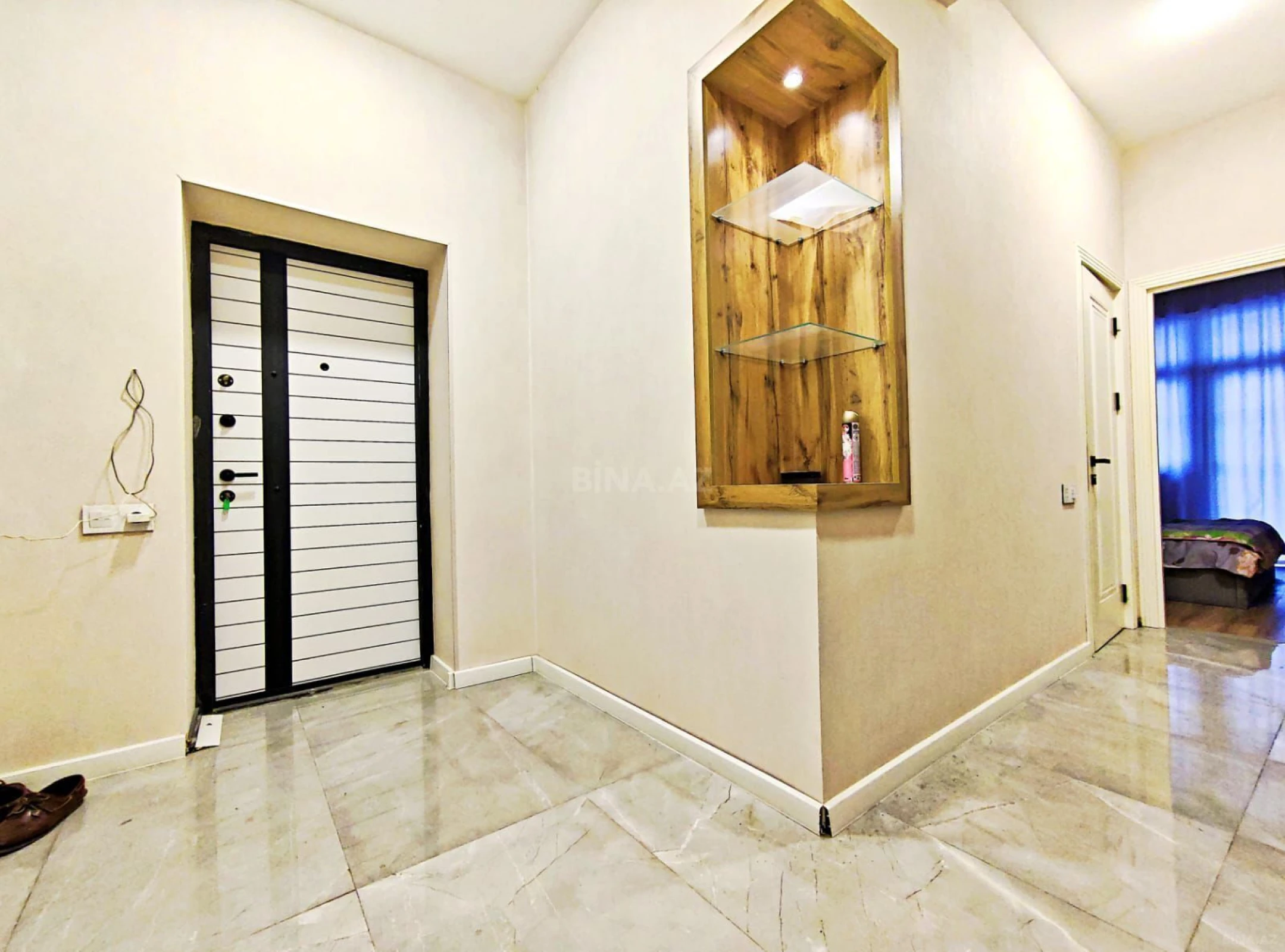 Satılır 2 otaqlı mənzil 72 m²