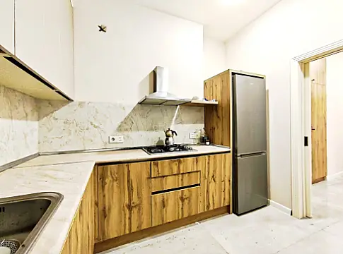 Satılır 2 otaqlı mənzil 72 m²