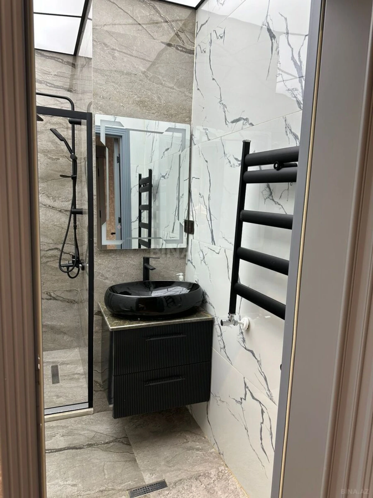 Kirayə verilir 3 otaqlı mənzil 95 m²