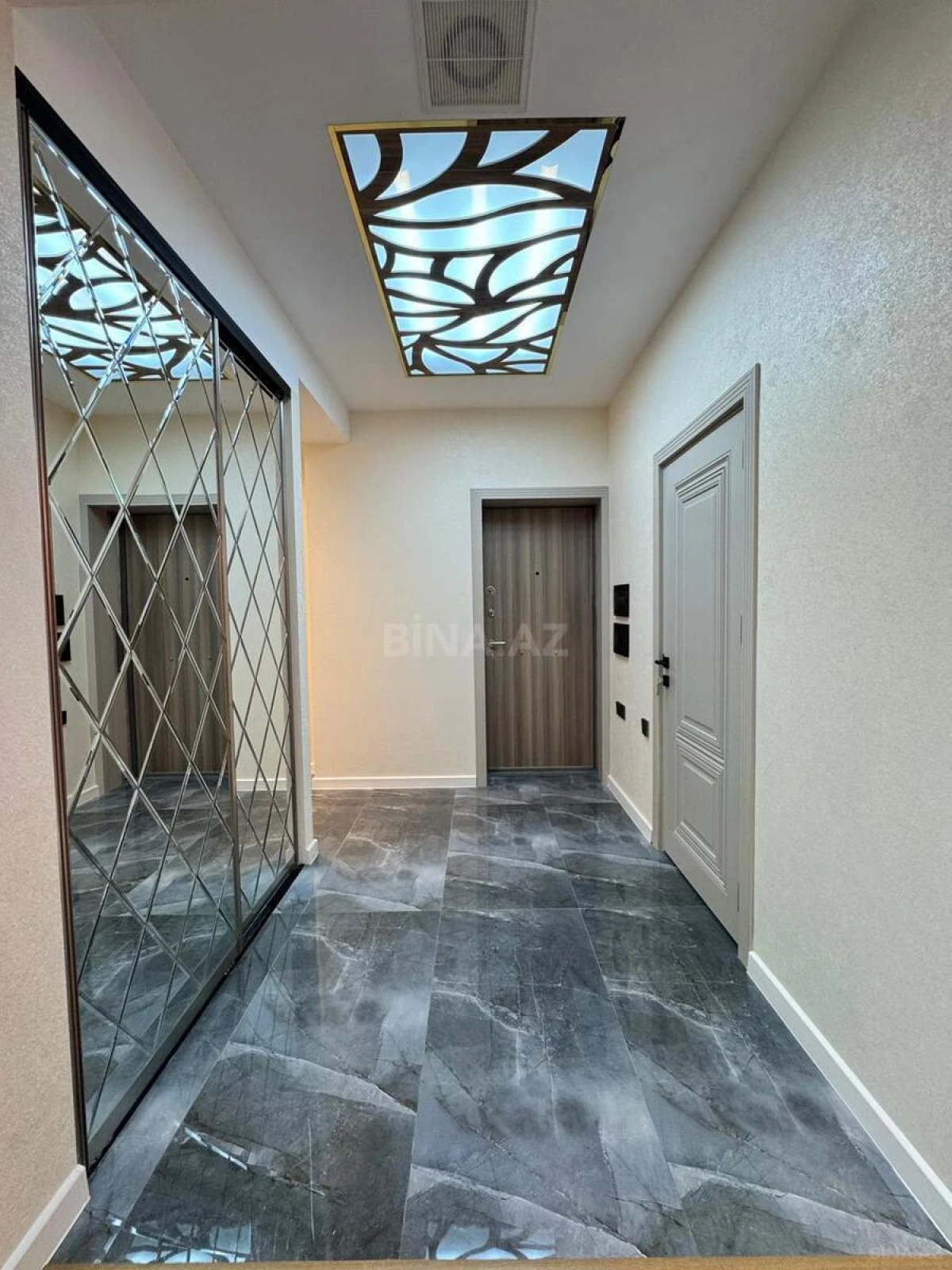 Satılır 3 otaqlı mənzil 100 m²