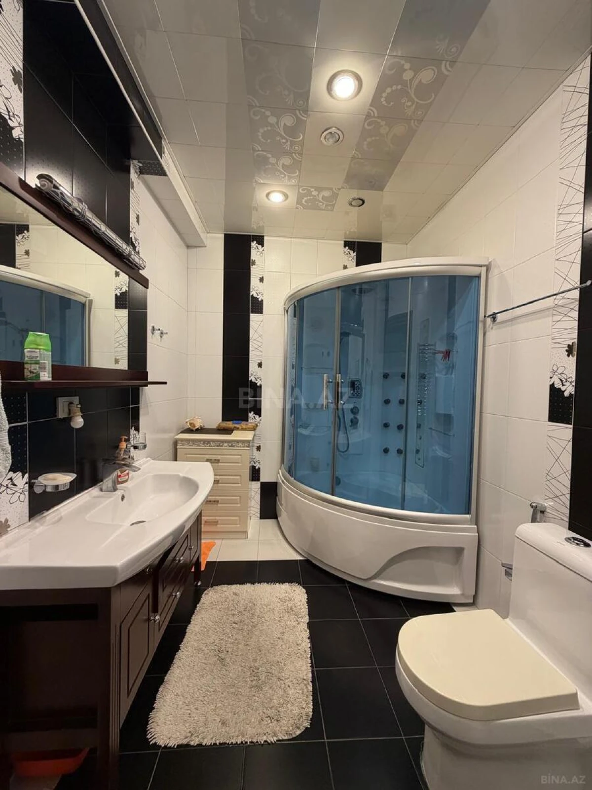 Kirayə verilir 2 otaqlı mənzil 94 m²