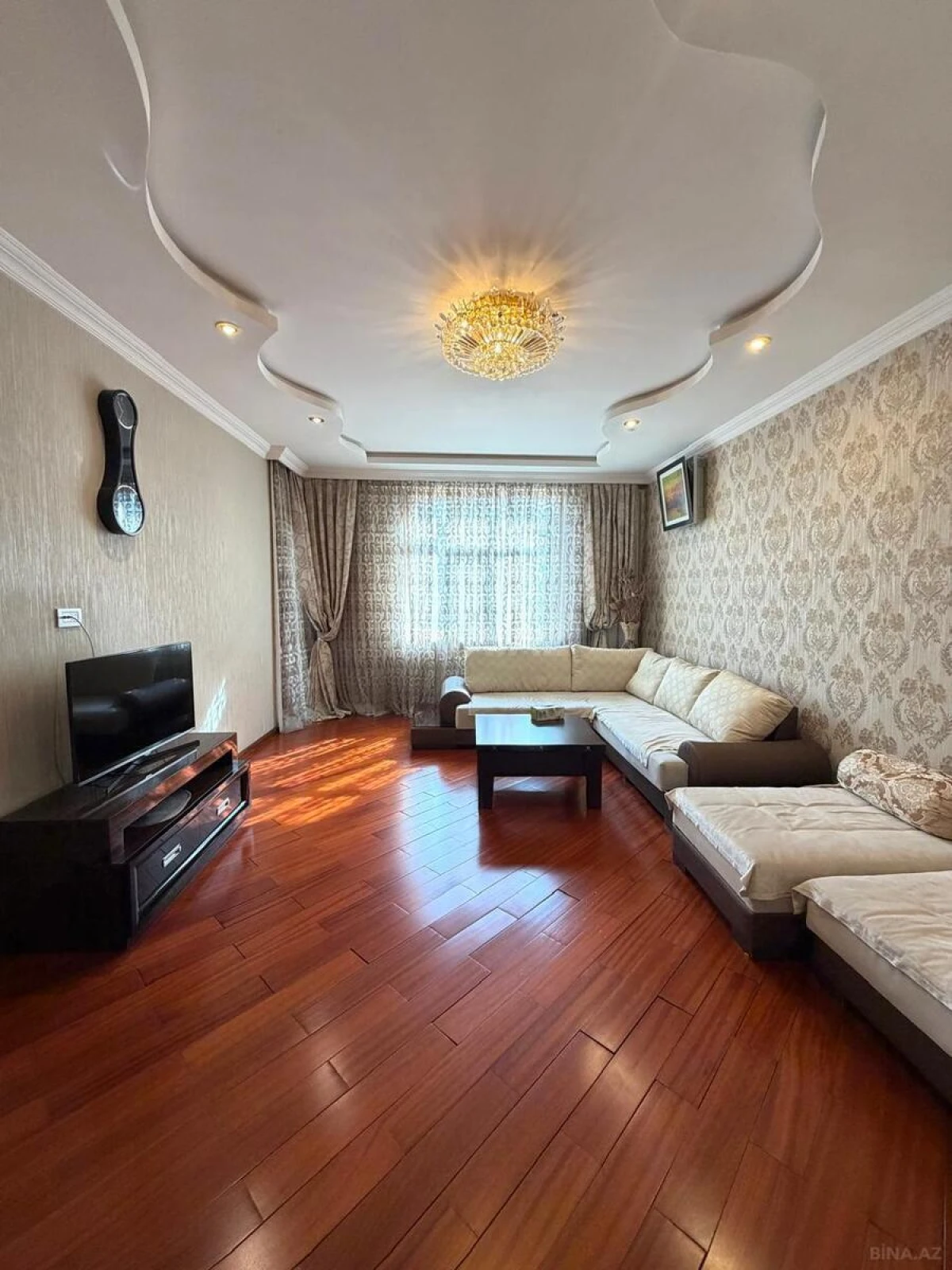 Kirayə verilir 2 otaqlı mənzil 94 m²