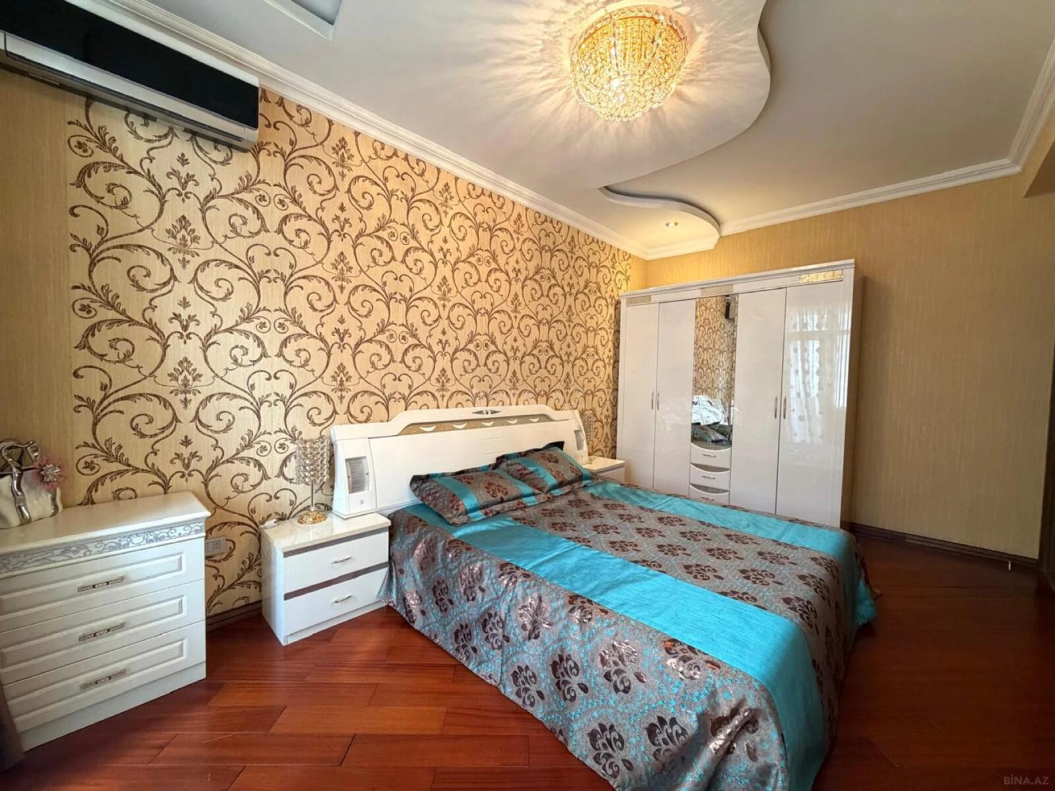 Kirayə verilir 2 otaqlı mənzil 94 m²