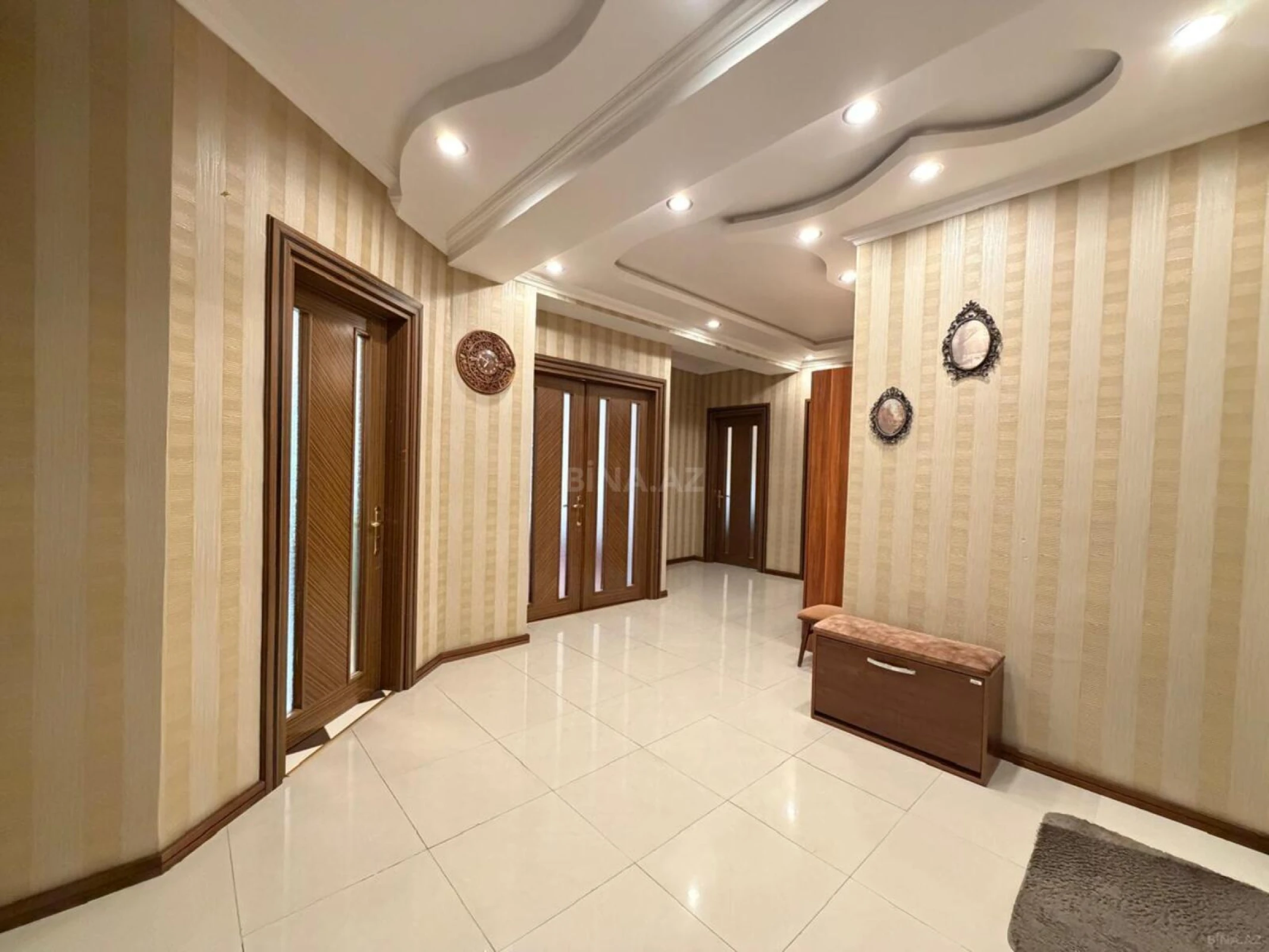 Kirayə verilir 2 otaqlı mənzil 94 m²