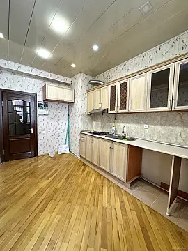 Satılır 3 otaqlı mənzil 122 m²