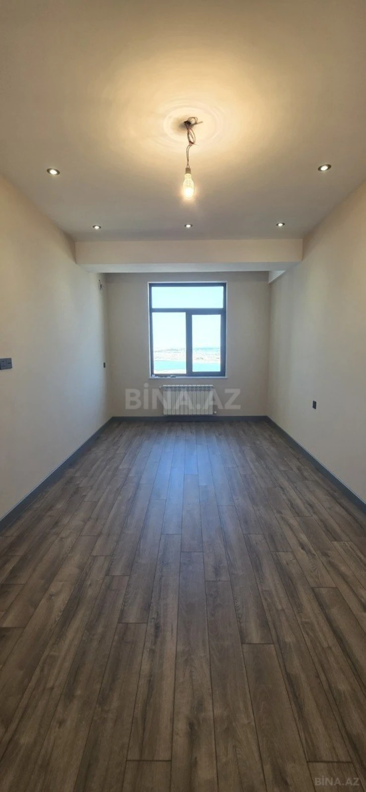 Satılır 3 otaqlı mənzil 140 m²