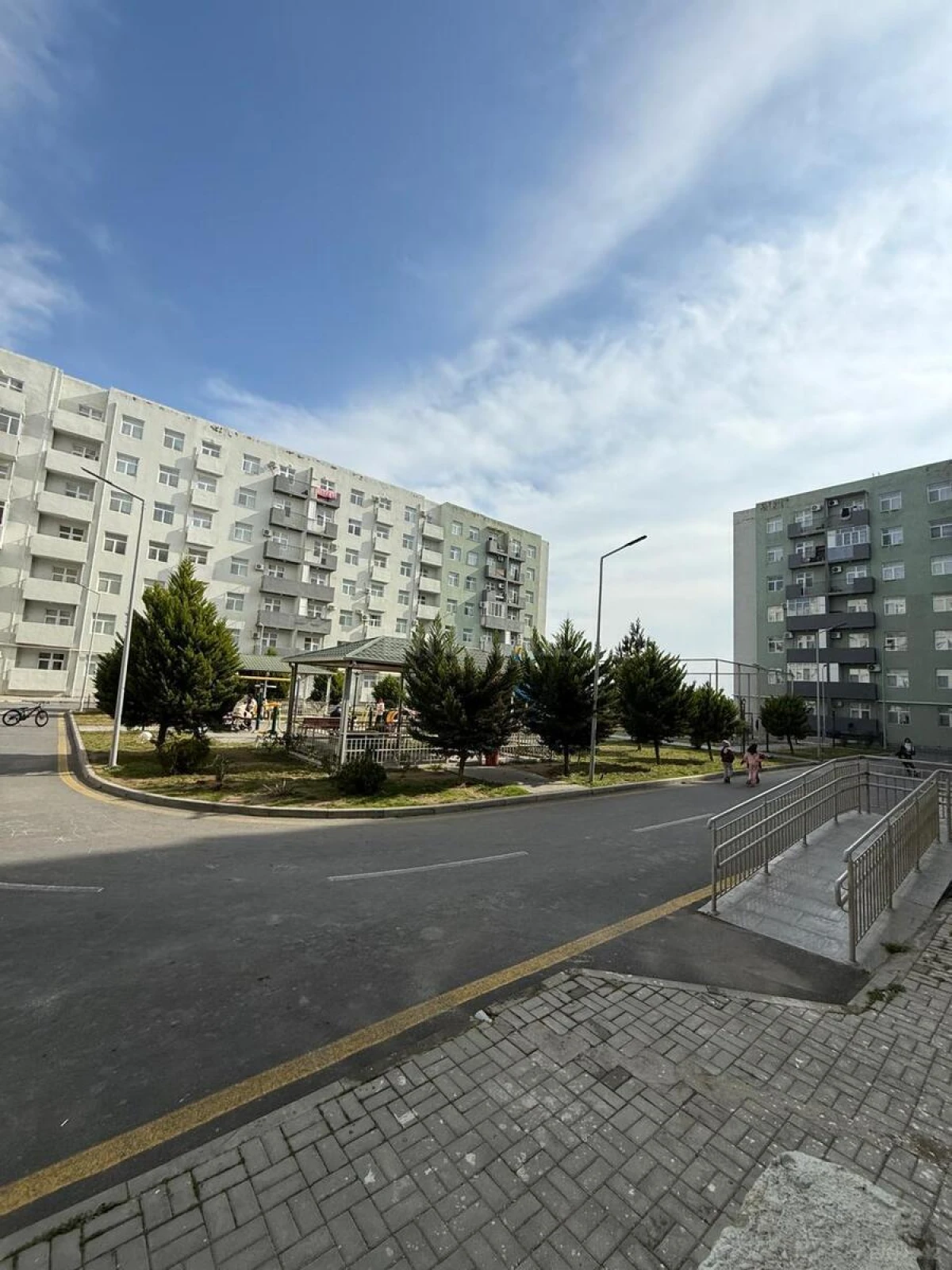 Satılır 4 otaqlı mənzil 90 m²