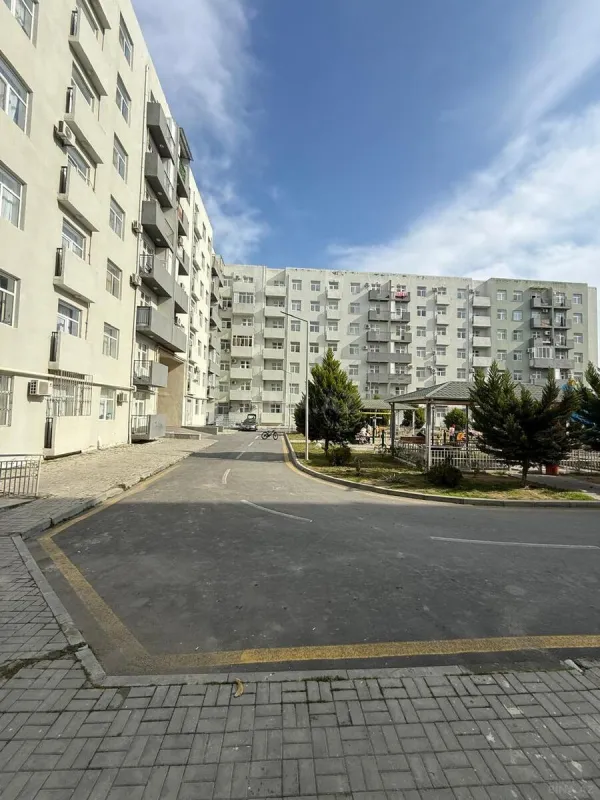 Satılır 4 otaqlı mənzil 90 m²