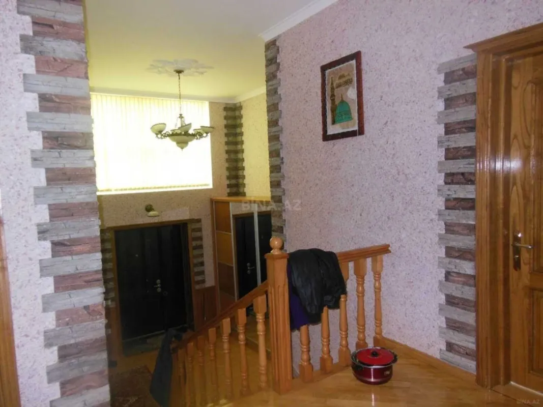 Satılır 6 otaqlı həyət evi 550 m²
