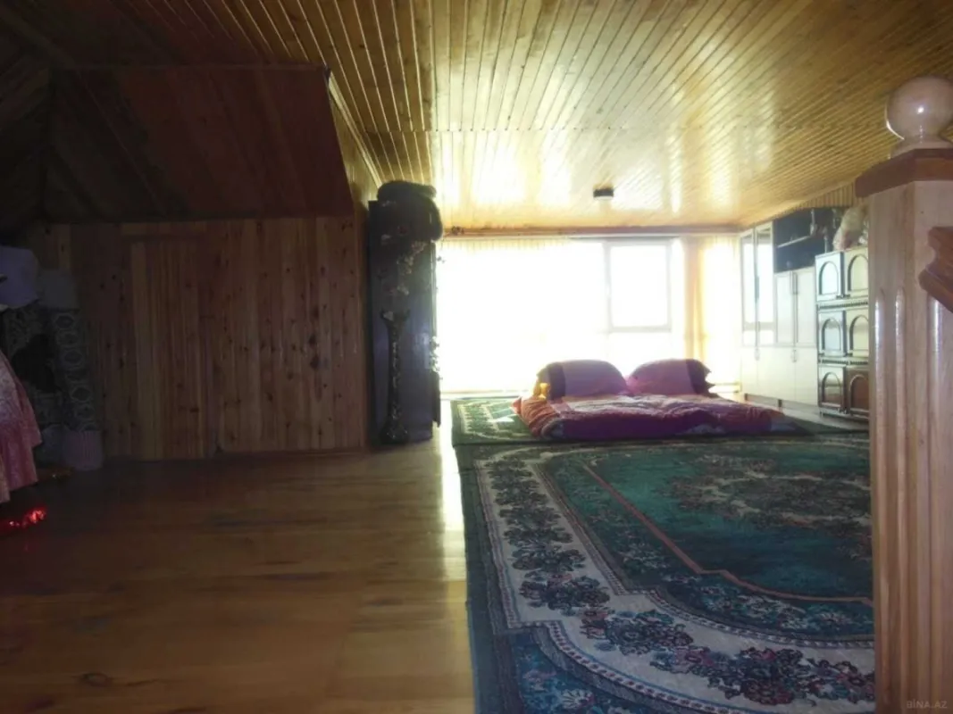 Satılır 6 otaqlı həyət evi 550 m²