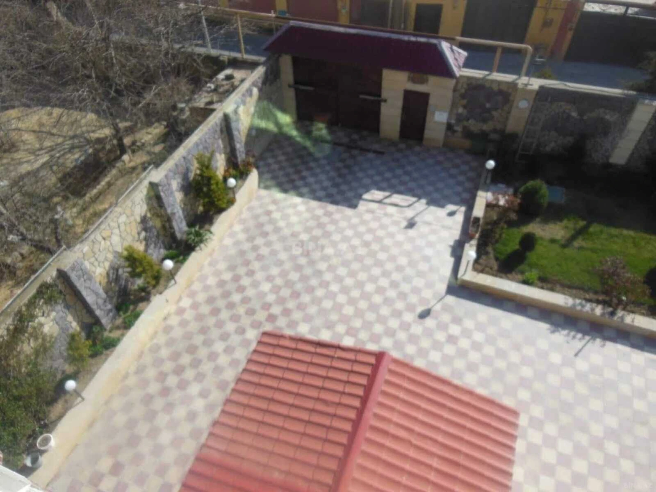 Satılır 6 otaqlı həyət evi 550 m²