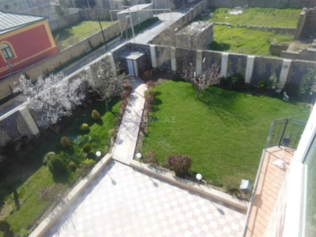 Satılır 6 otaqlı həyət evi 550 m²