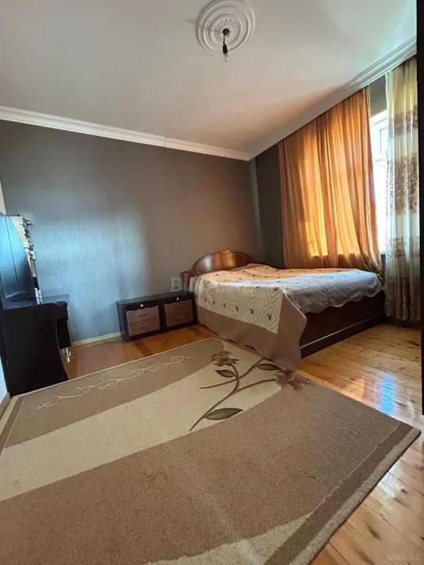Satılır 4 otaqlı həyət evi 180 m²