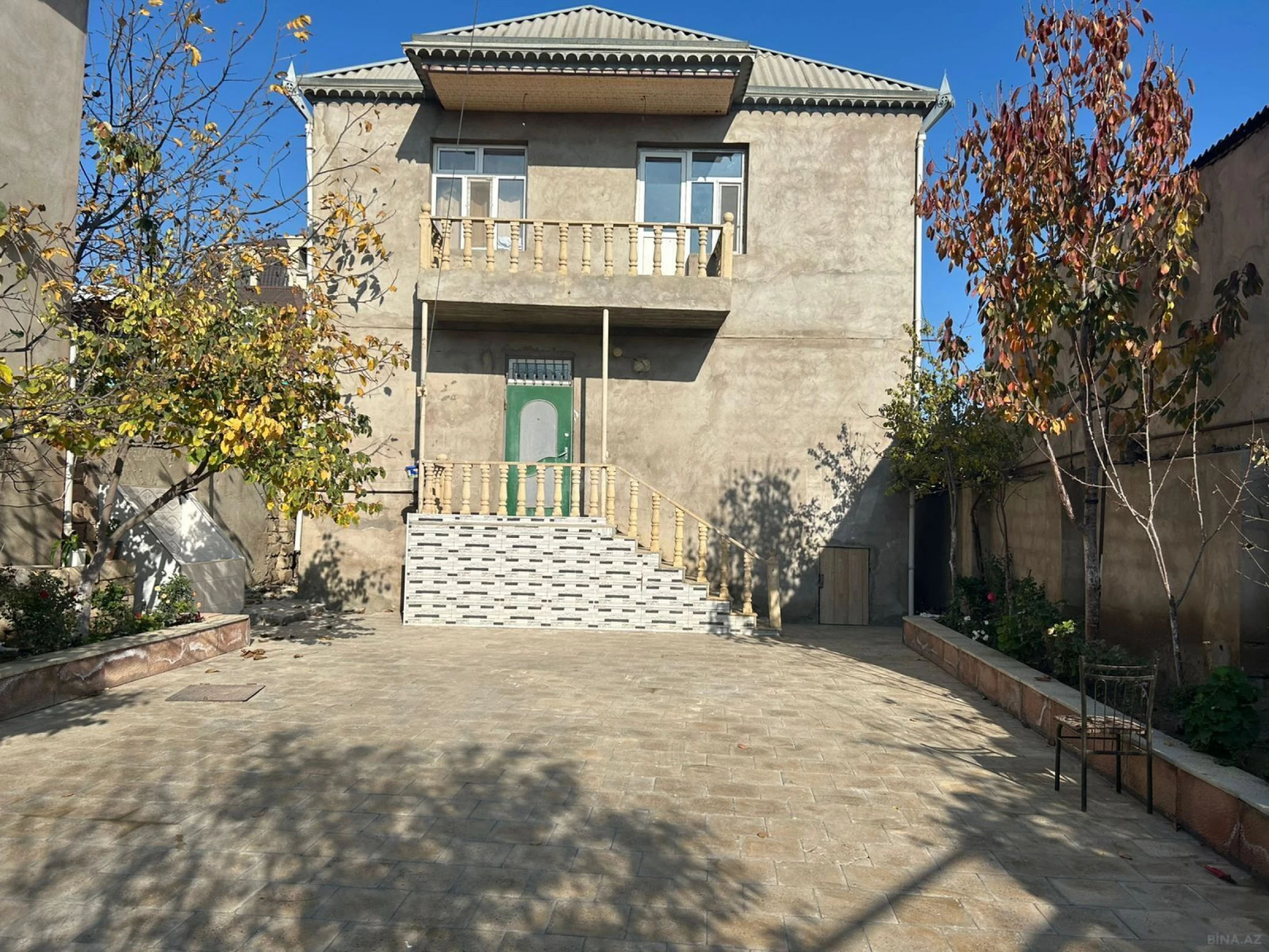 Satılır 4 otaqlı həyət evi 180 m²