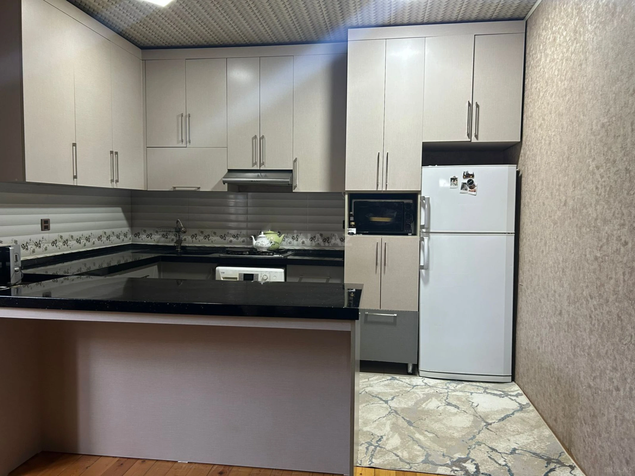 Satılır 4 otaqlı həyət evi 180 m²