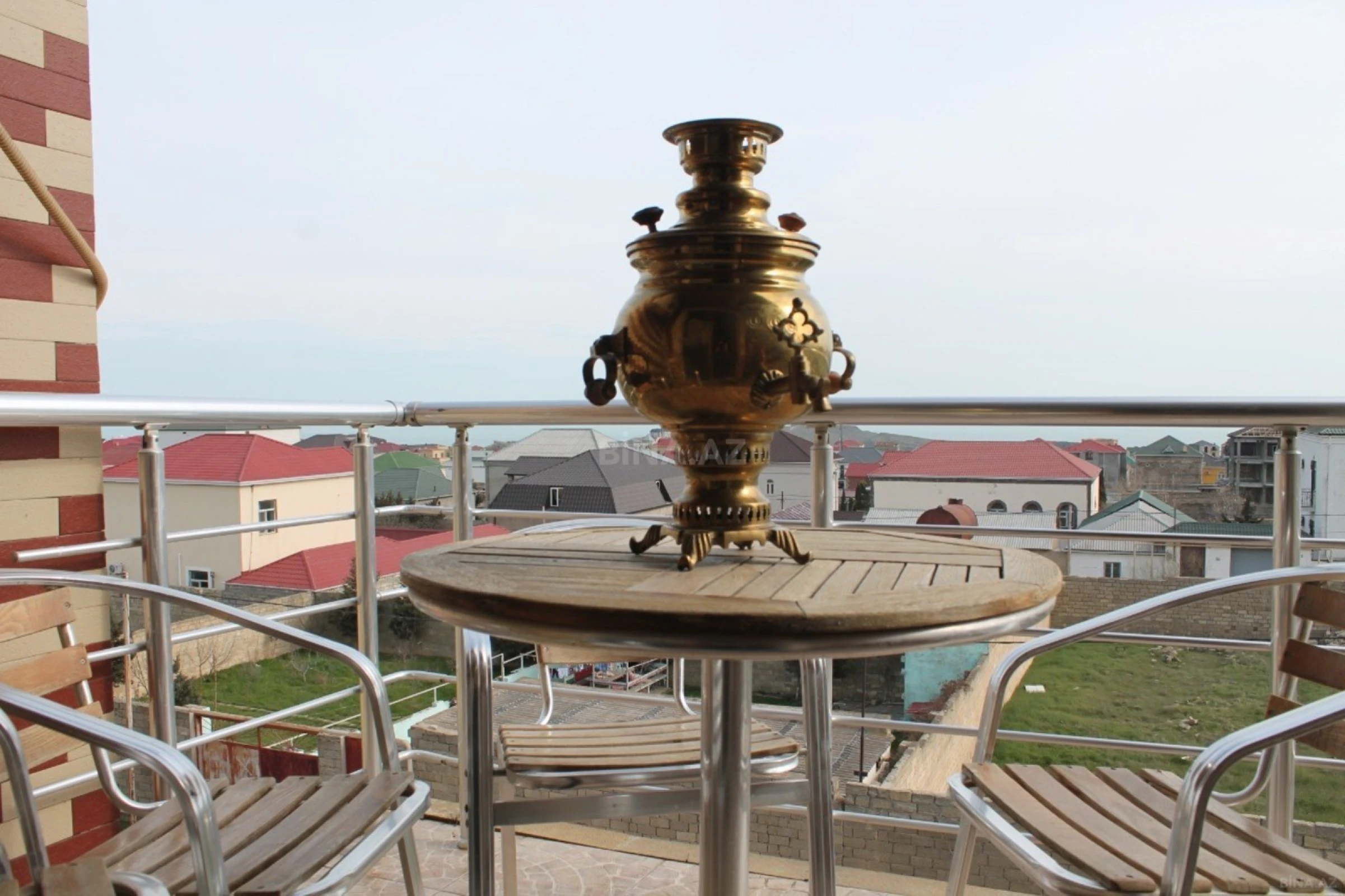 Satılır 7 otaqlı həyət evi 330 m²