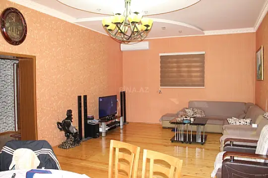 Satılır 7 otaqlı həyət evi 330 m²