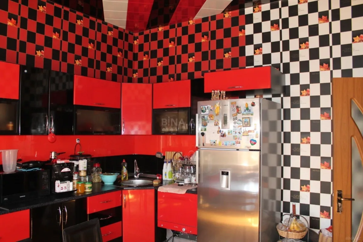 Satılır 7 otaqlı həyət evi 330 m²