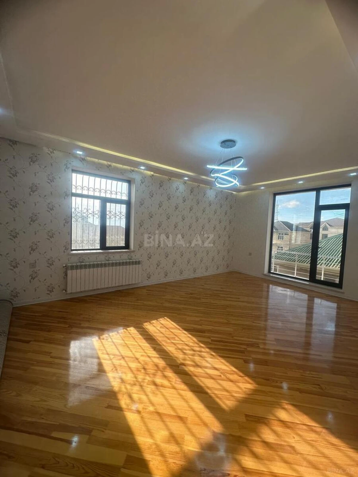 Satılır 7 otaqlı həyət evi 250 m²