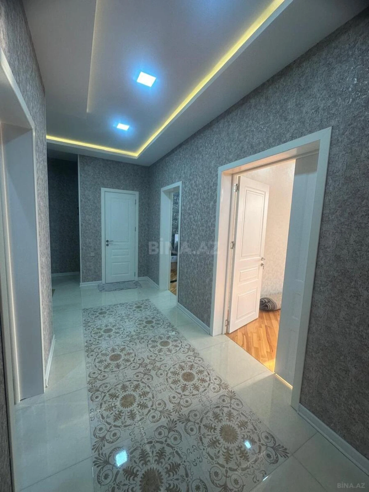 Satılır 7 otaqlı həyət evi 250 m²
