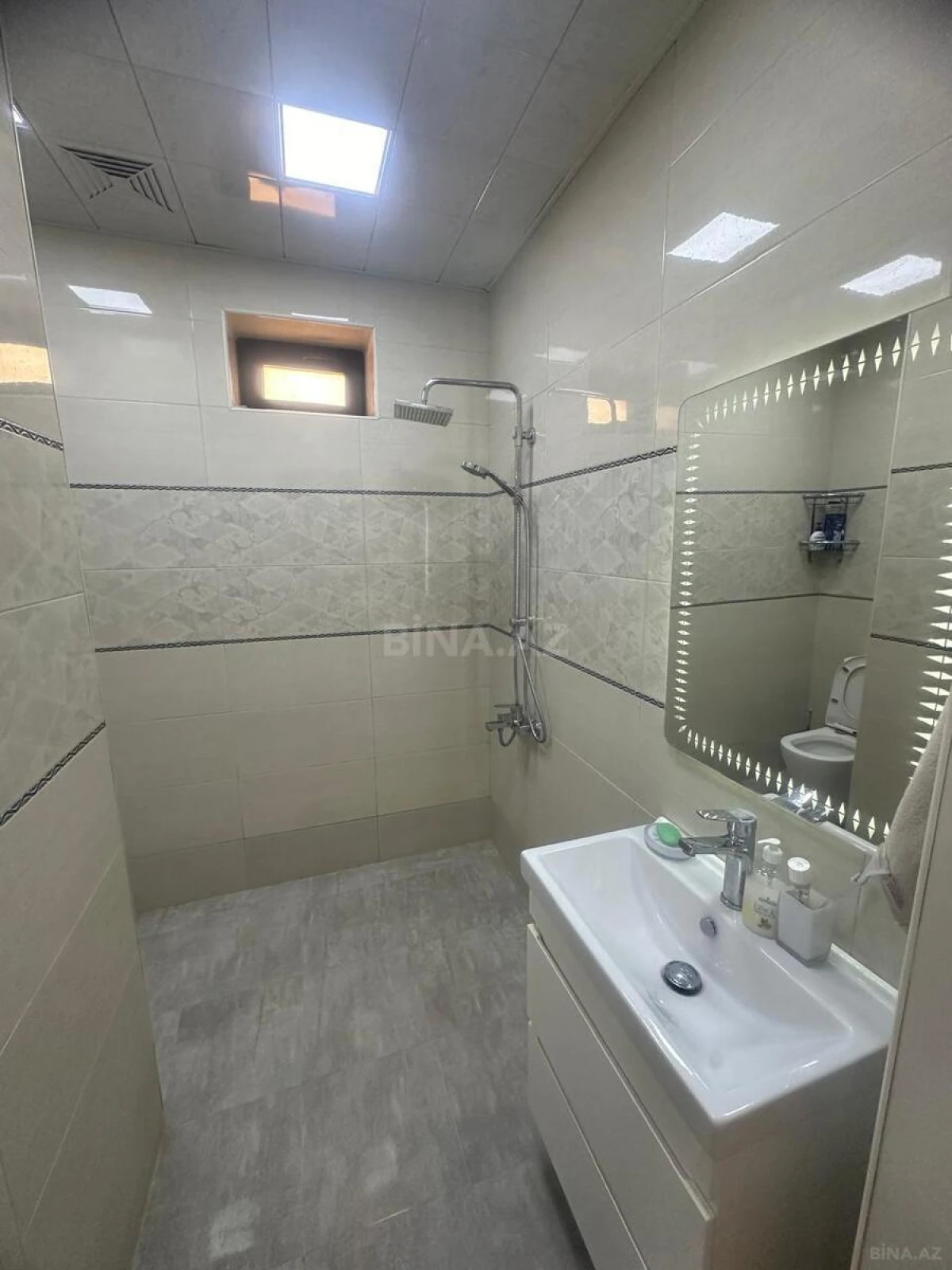 Satılır 7 otaqlı həyət evi 250 m²